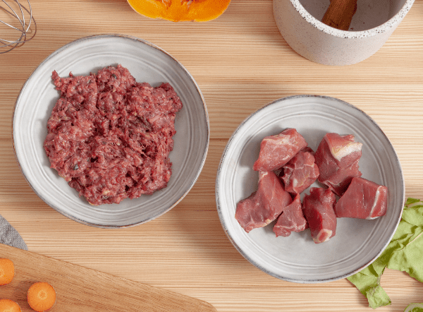 La dieta BARF: El regreso a la comida natural para perros 🐶💚