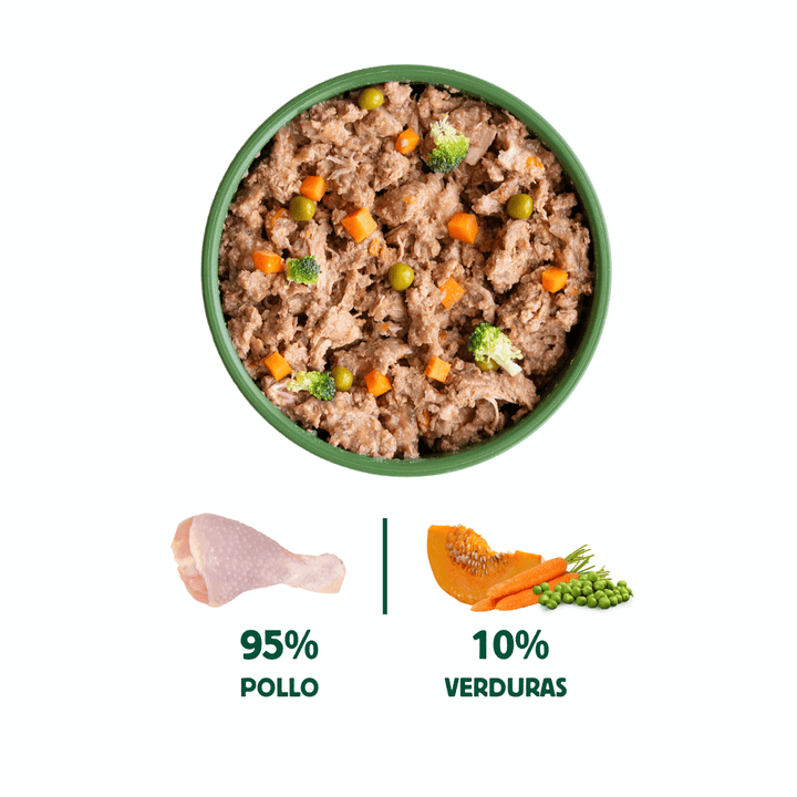 comida cocinada de pollo con verduras para gatos